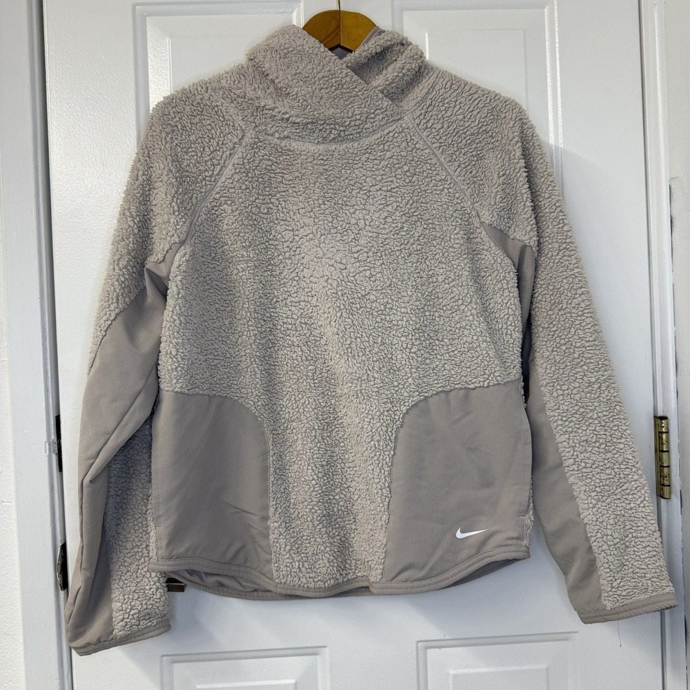 Nike Sherpa Therma Fleece Beige/Taupe Womens Pullover Training Hoodie Sz Small‎